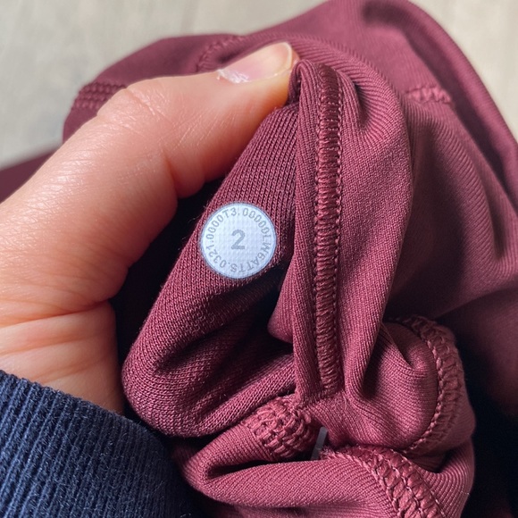 Wunder under crop 21” luxtreme red merlot size 2 lululemon nwt - Picture 8 of 11